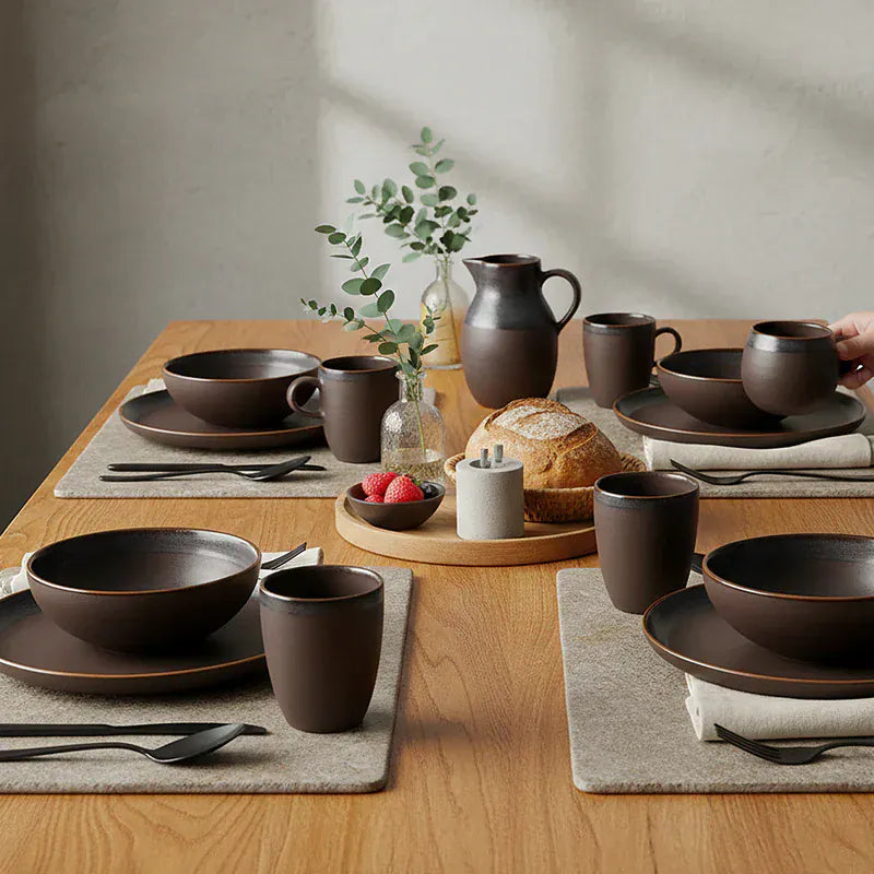 Assiette creuse en grès marron portugais Assiette creuse en grès "Café" - 22cm