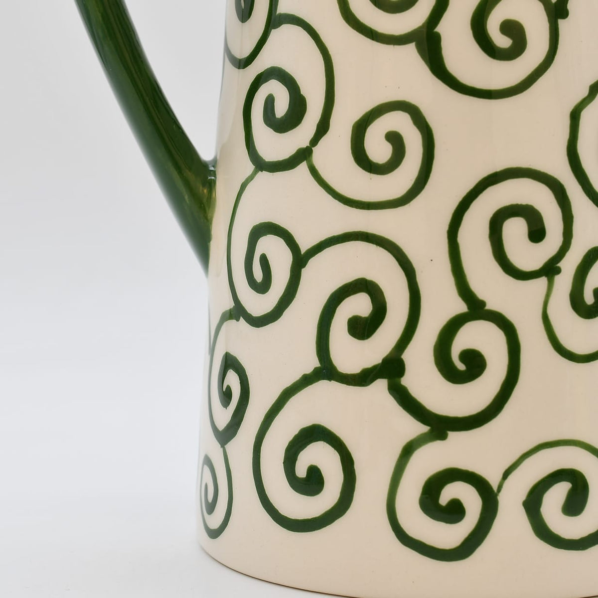 Carafe Tourbillon verte en céramique artisanale Carafe “Redemoinho” - Vert