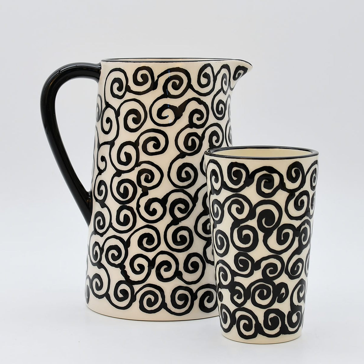 Mug Tourbillon noir & crème en céramique artisanale Mug “Redemoinho” - Noir