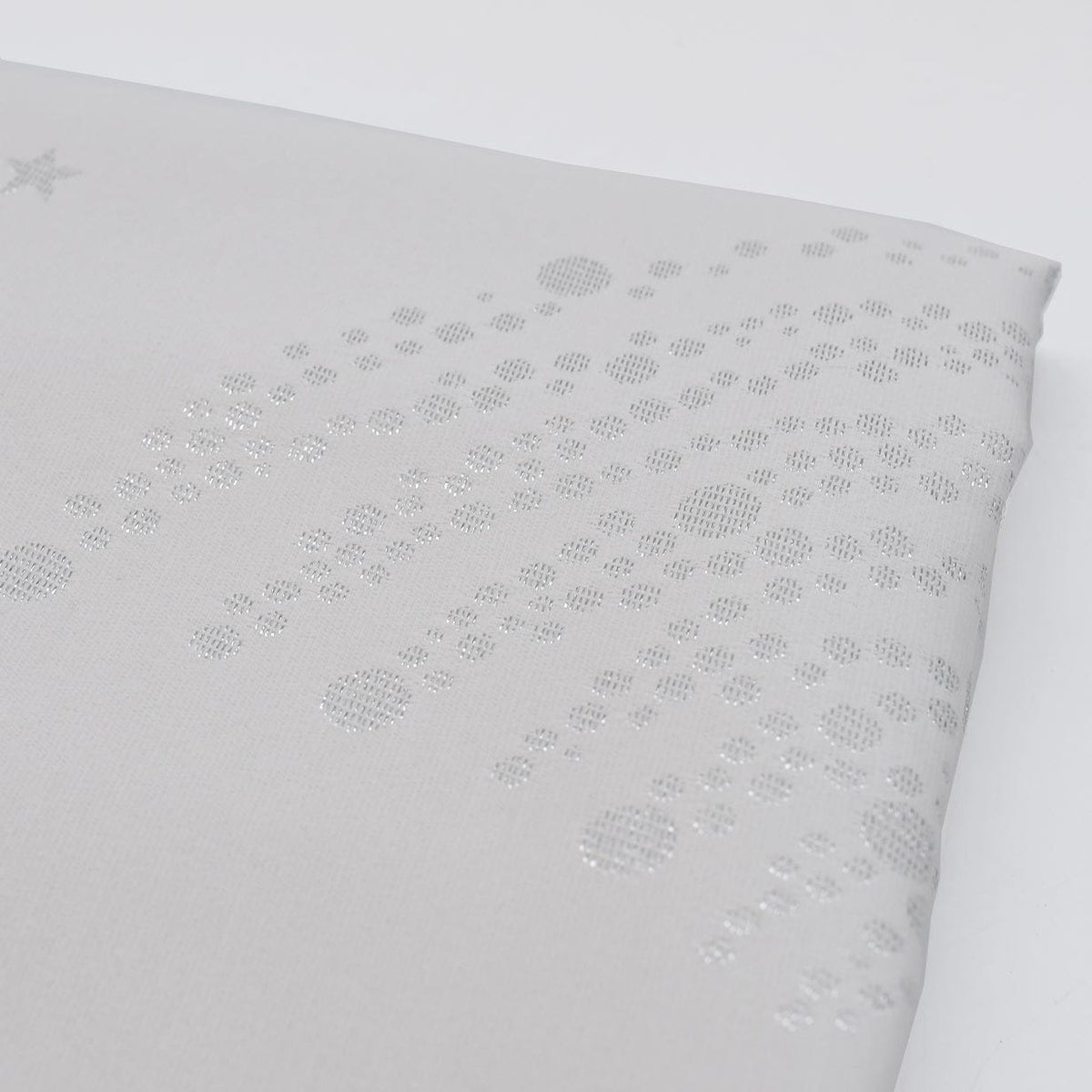 Nappe Blanche Festive Argentée – Élégance Portugaise & Entretien Facile Nappe en coton "Festas" - Blanche