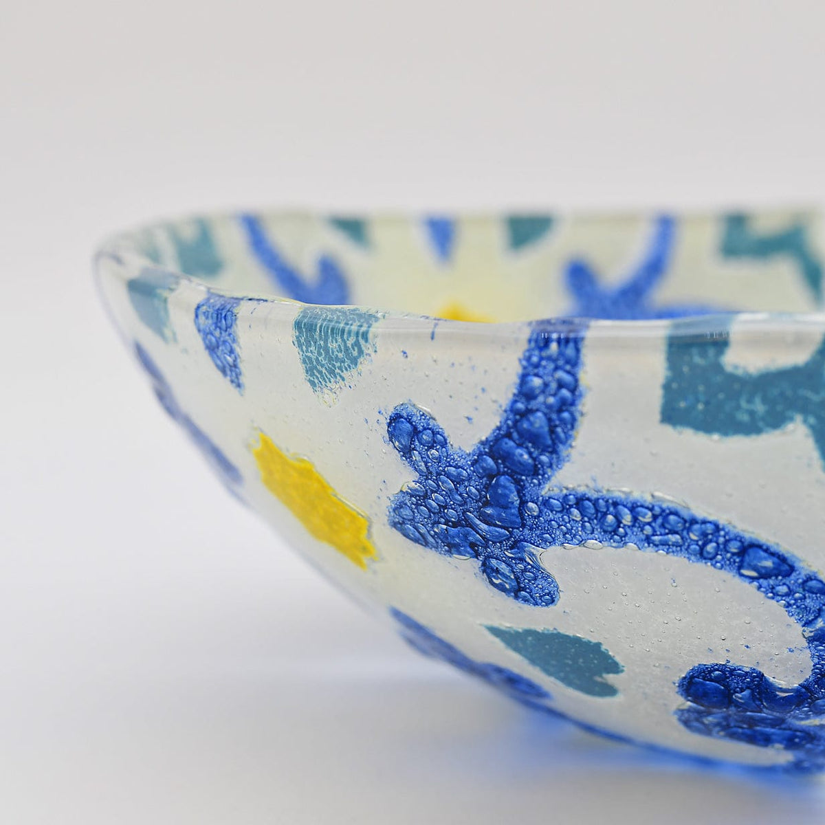 Petit saladier en verre multicolore de Marinha Grande Saladier en verre "Marinha Grande" 20cm