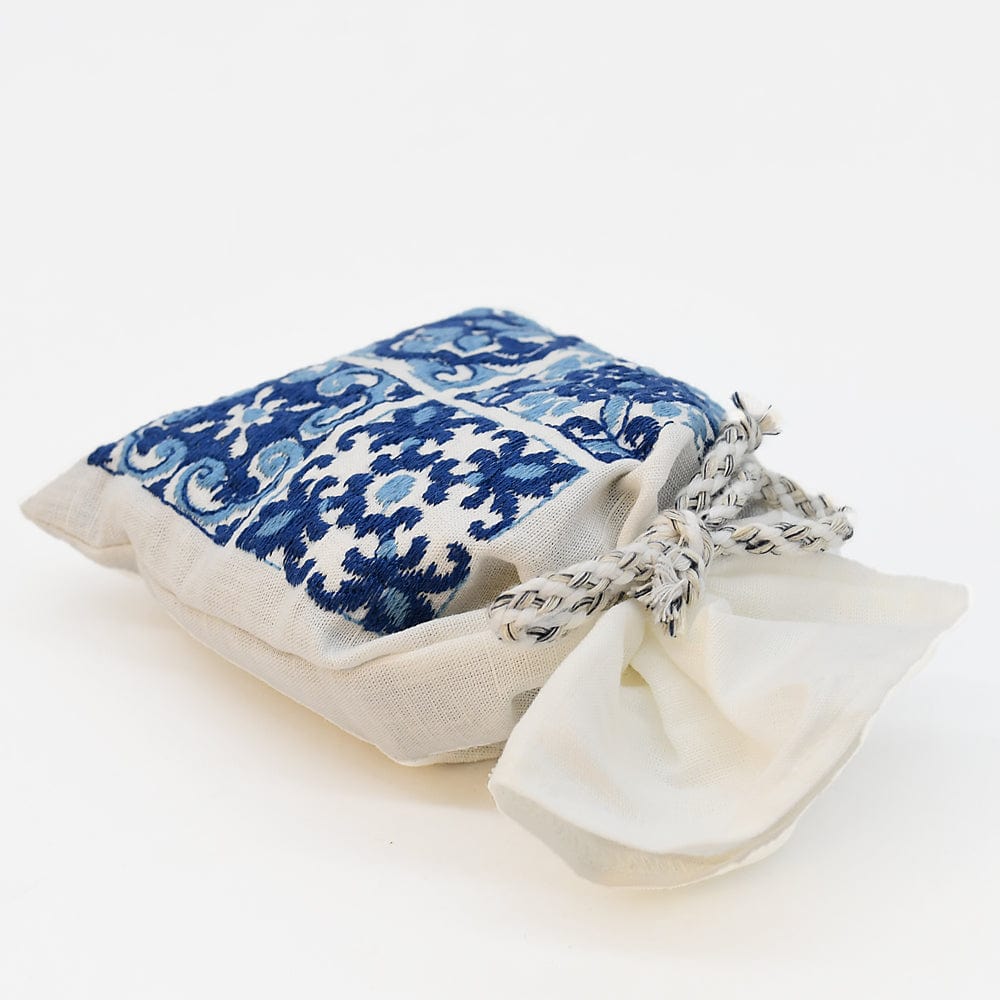 Sac de lavande du Portugal brodé Azulejos Sachet de lavande en lin brodé "Azulejos"