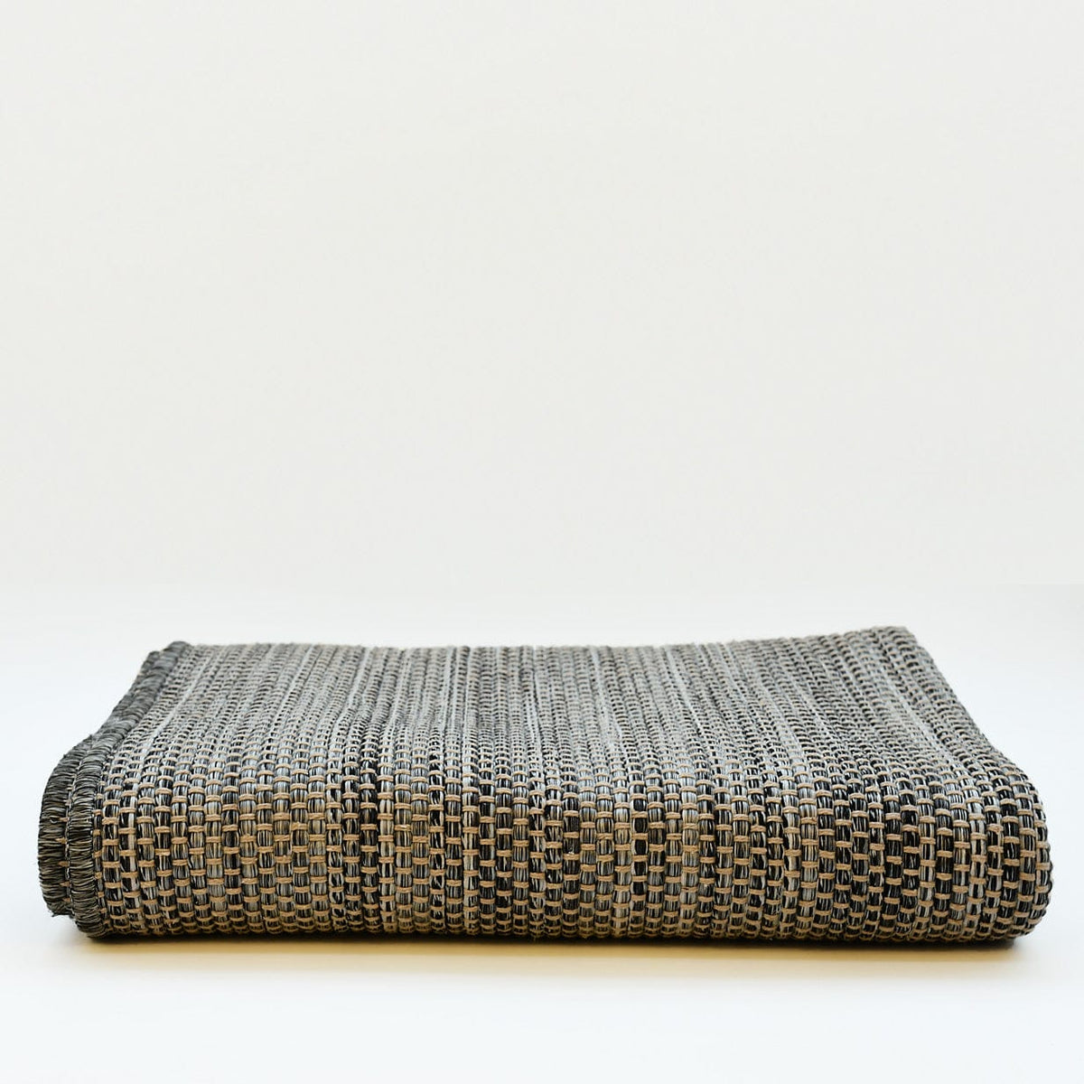 Tapis gris en fibres mélangées I Fabrication artisanale portugaise Tapis en fibres mélangées - Gris