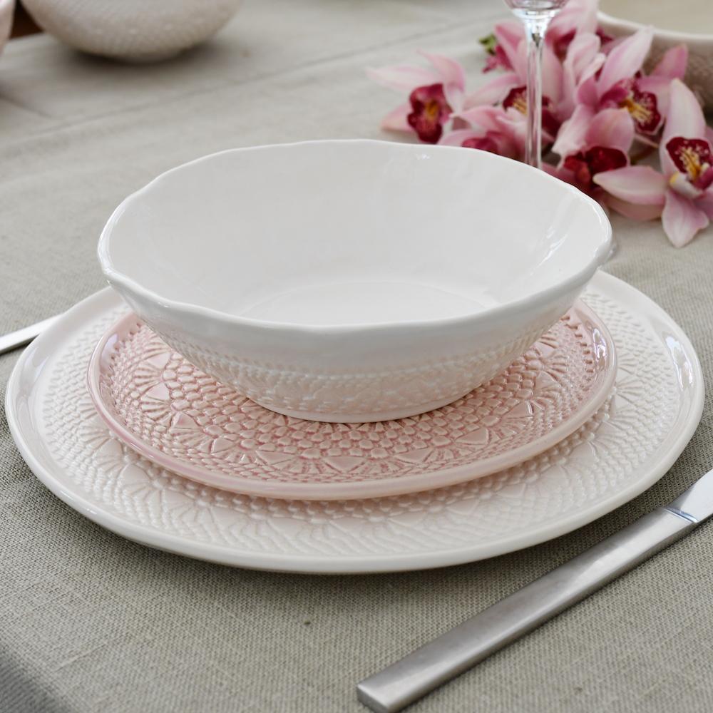 Petite assiette en céramique rose I Motifs dentelles portugaises Assiette "Carimbada" rose - 20 cm