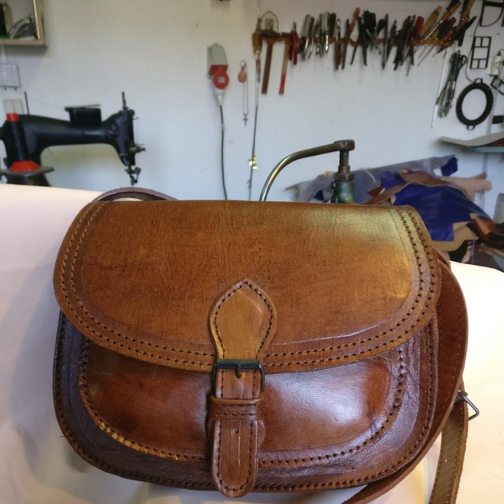 Sac besace en cuir marron I Produit de l'artisanat du Portugal Sac bandoulière en cuir marron