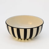 Bol à céréales en céramique portugaise I Vaisselle du Portugal en ligne Bol à céréales rayé "Costa Nova Mar" 16cm - Noir
