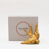 hirondelle en céramique stylisée et modernisée dorée, dans sa boîte cadeau Luisa Paixão.  Coffret hirondelle stylisée - Doré