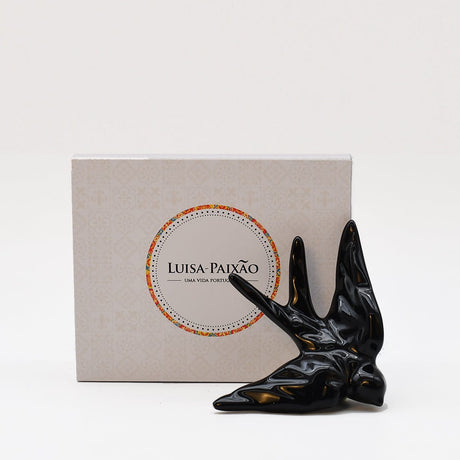 hirondelle en céramique stylisée et modernisée noir brillant, dans sa boîte cadeau Luisa Paixão.  Coffret hirondelle stylisée - Noir