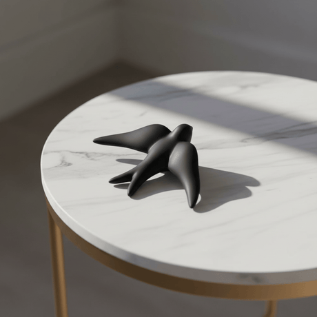 Hirondelle noire en céramique I Produit artisanal du Portugal Hirondelle lisse en céramique noire mate