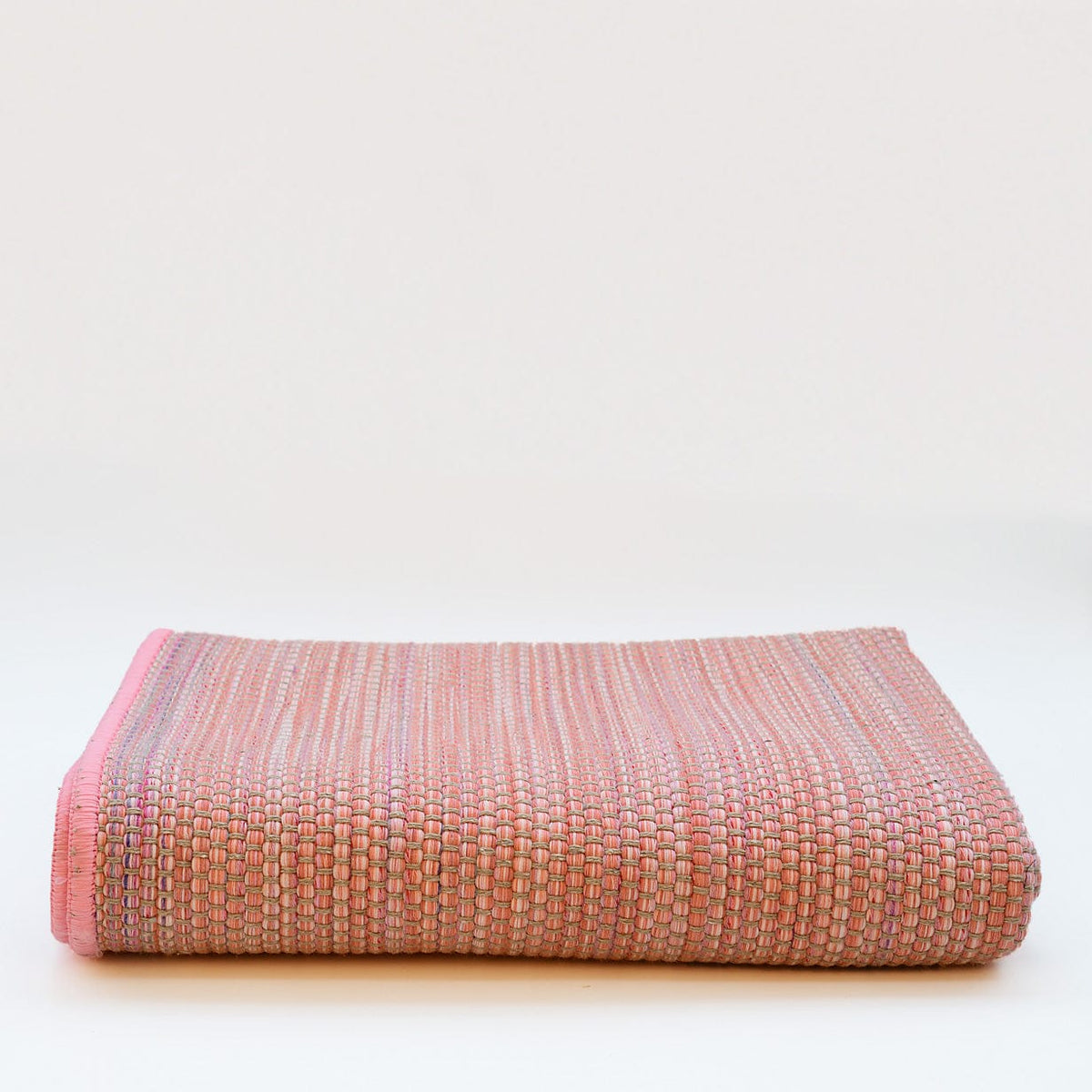 Tapis rose en fibres mélangées I Fabrication artisanale portugaise Tapis en fibres mélangées - Rose