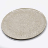Assiette en céramique beige I Motifs dentelles portugaises Assiette "Flores" beige - 27 cm
