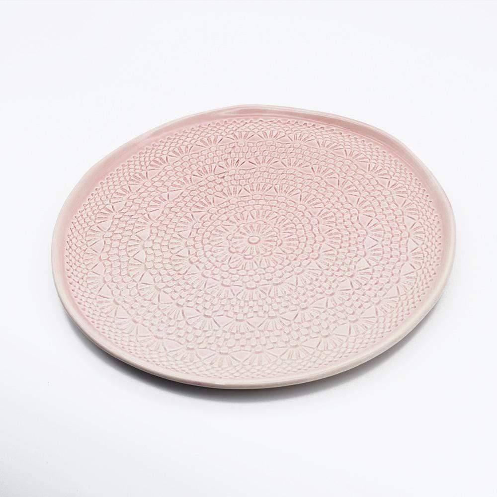 Assiette en céramique rose I Motifs dentelles portugaises Assiette "Carimbada" rose - 27 cm
