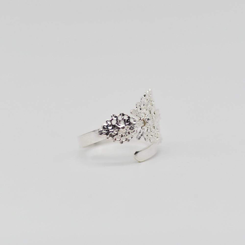 Brincos À Rainha I Bague en argent