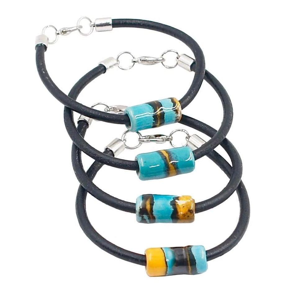Ceramic bracelet on leather: Turquoise-blue