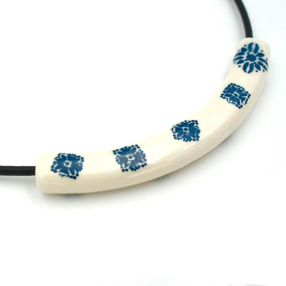 Ceramic necklace "Tubo"