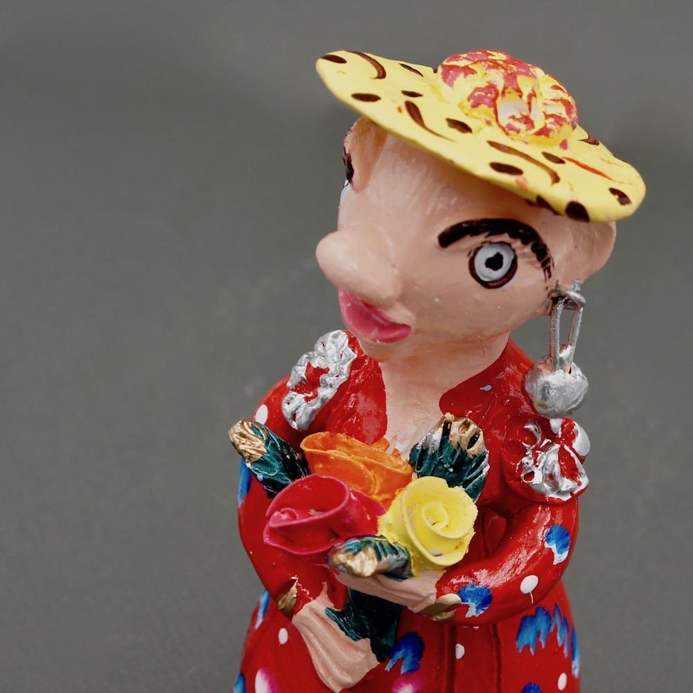 Boneca com flores 20 cm - Jùlia Côta
