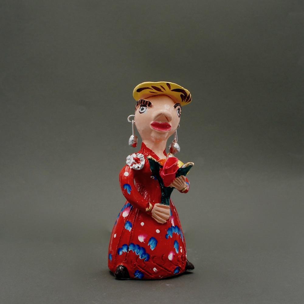 Boneca com flores 20 cm - Jùlia Côta