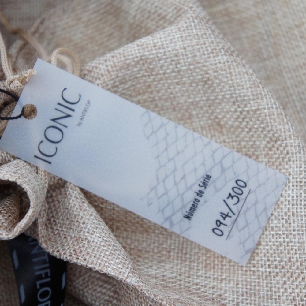 Foulard en coton José de Guimarães "Ilha dos Amores"