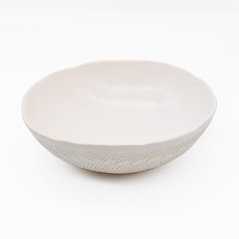 Grand saladier en céramique blanc I Motifs dentelles portugaises Grand saladier "Carimbada" blanc - 25 cm