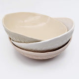Grand saladier en céramique rose I Motifs dentelles portugaises Grand saladier "Carimbada" rose - 25 cm