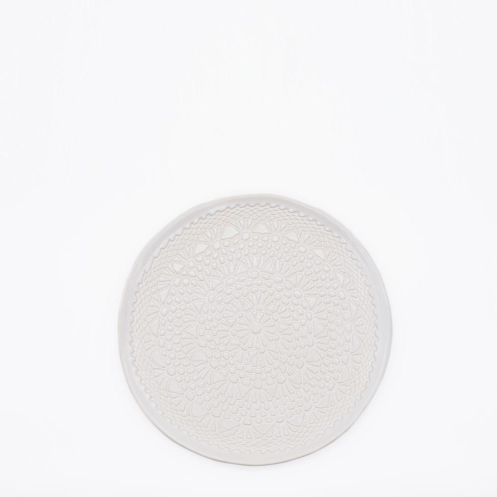 Petite assiette en céramique blanche I Motifs dentelles portugaises Assiette "Carimbada" blanche - 20 cm