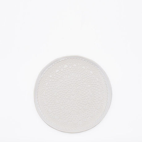 Petite assiette en céramique blanche I Motifs dentelles portugaises Assiette "Carimbada" blanche - 20 cm