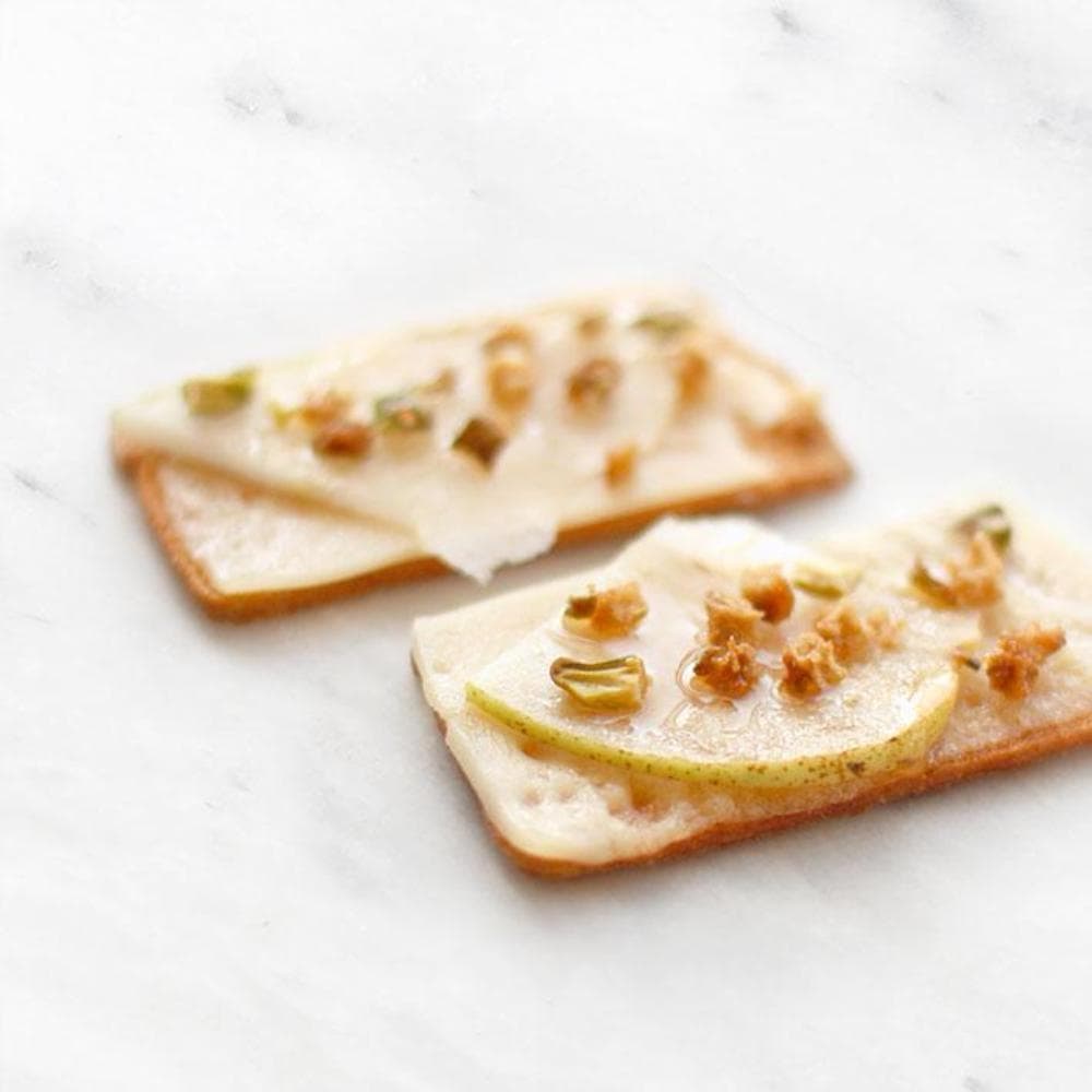 Tube of dehydrated Pears and Pistachios