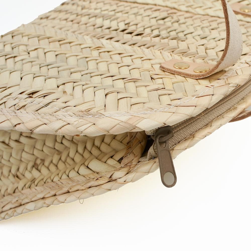 Braided straw handbag