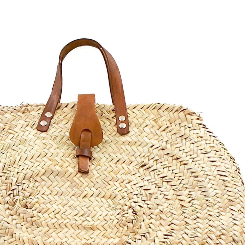 Oval woven straw bag