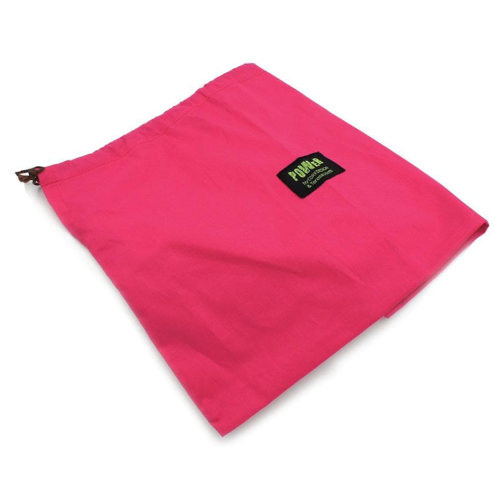 Schwarze Clutch aus geprägtem Kork