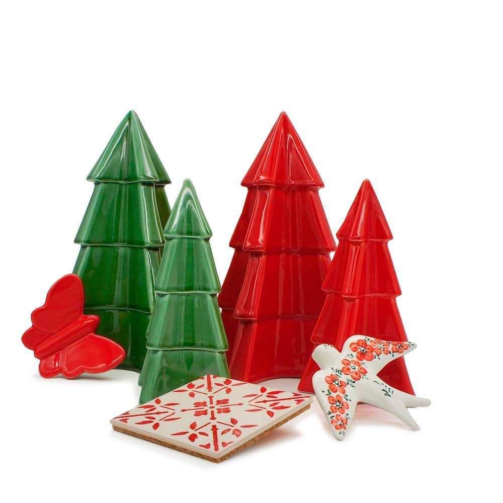 Roter Keramikweihnachtsbaum