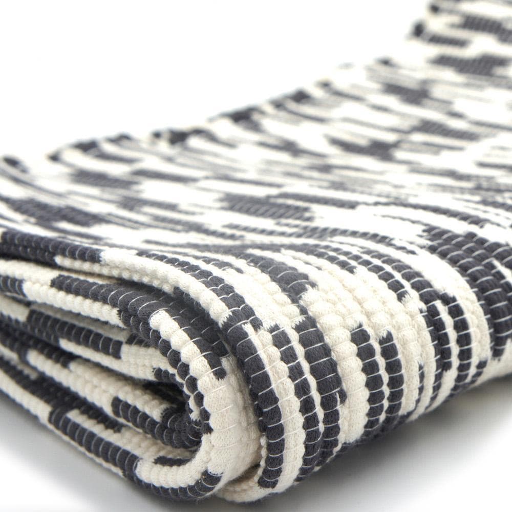 Traditional Portuguese rug 150x50 - Grey & White